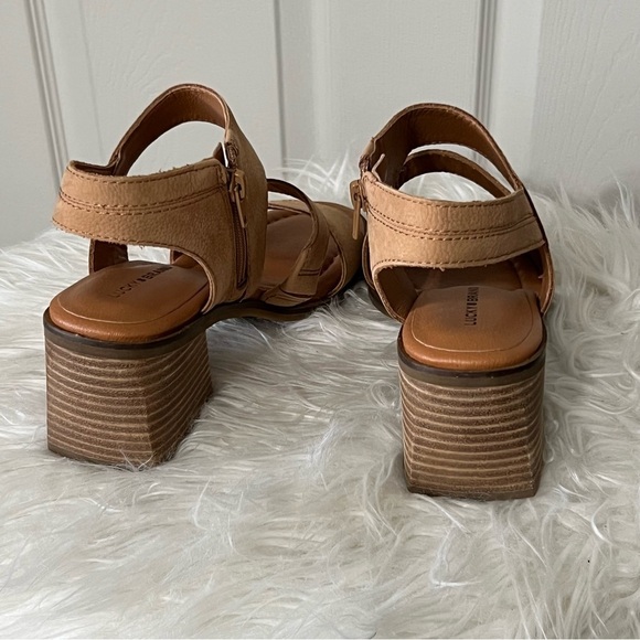 Women's Lucky Brand RHODETTE Leather Sandals w/Block Heel Sz 7.5 - Picture 7 of 7